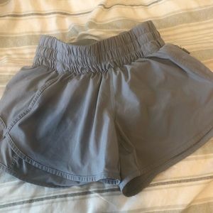 Lululemon grey track that shorts